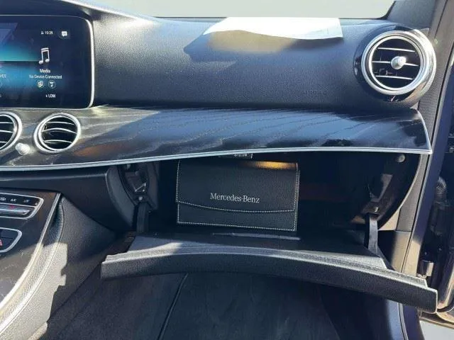 Mercedes-Benz E-Class photo 48