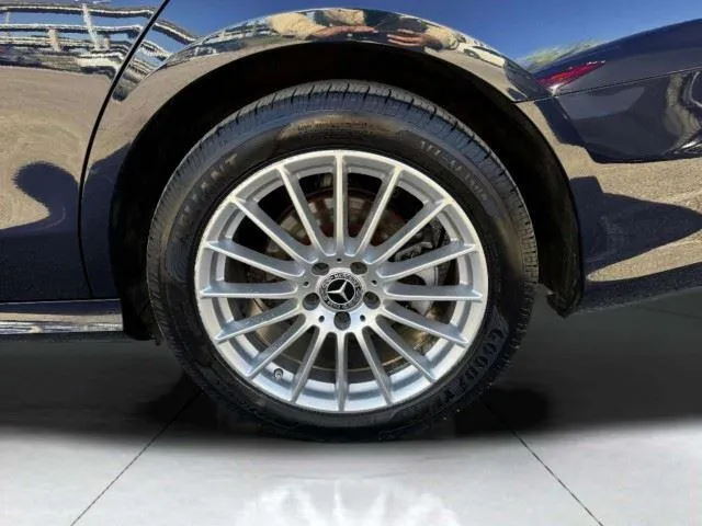 Mercedes-Benz E-Class photo 51