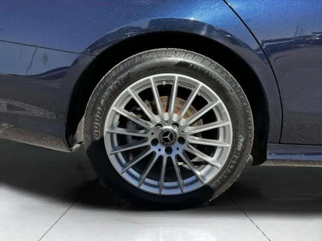 Mercedes-Benz E-Class photo 52