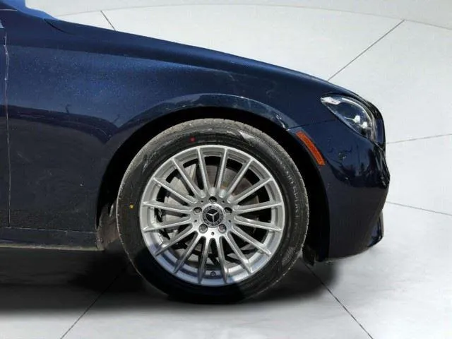 Mercedes-Benz E-Class photo 53