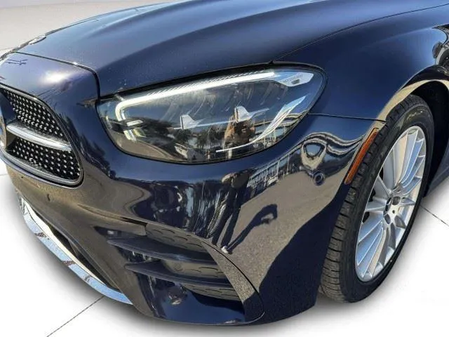 Mercedes-Benz E-Class photo 11