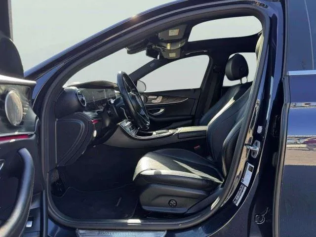 Mercedes-Benz E-Class photo 17