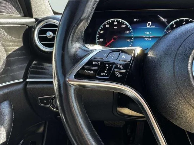 Mercedes-Benz E-Class photo 26
