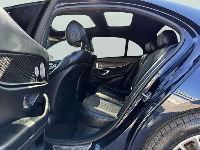 Mercedes-Benz E-Class photo 35