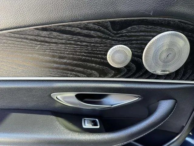 Mercedes-Benz E-Class photo 36