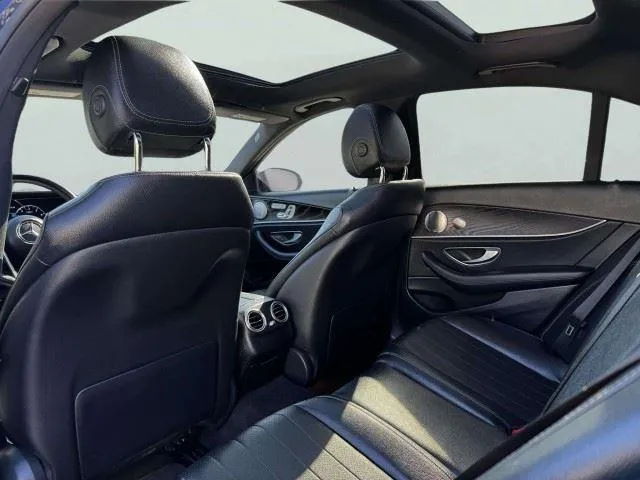 Mercedes-Benz E-Class photo 38