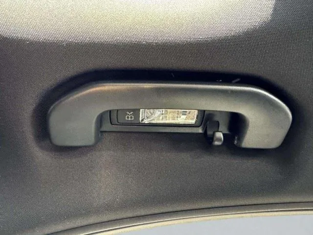 Mercedes-Benz E-Class photo 41