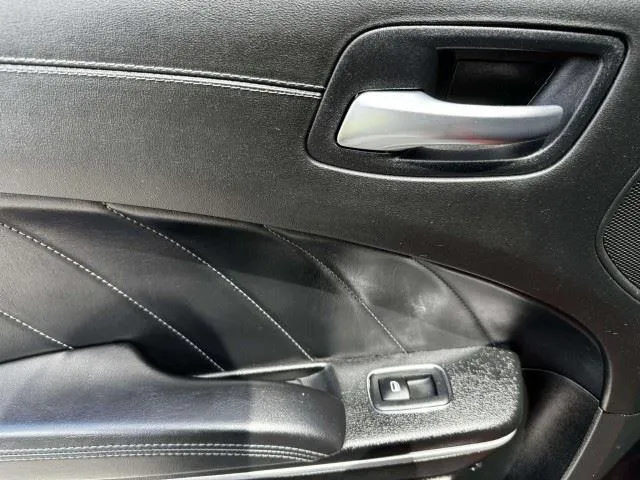 Dodge Charger photo 36