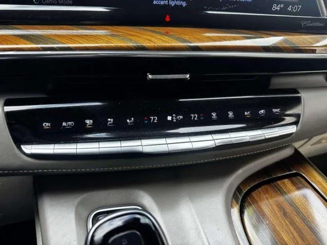 Cadillac Escalade photo 39