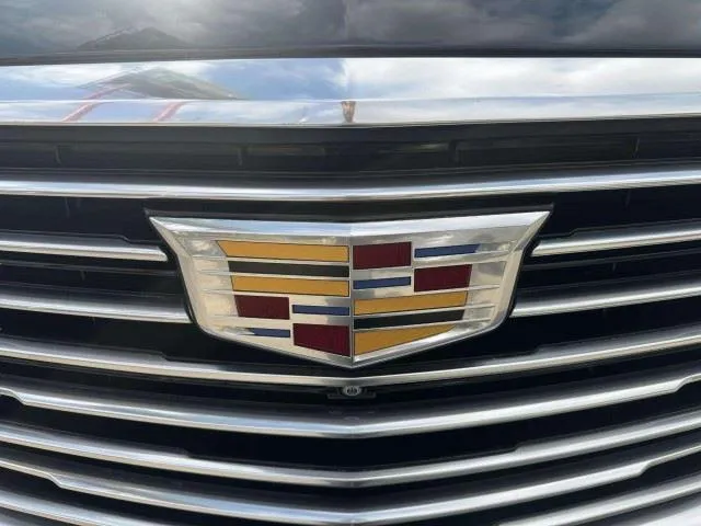 Cadillac Escalade photo 13