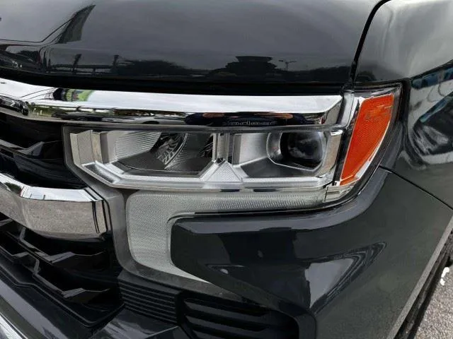 Chevrolet Silverado photo 13