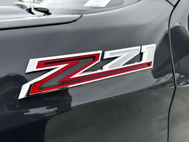 Chevrolet Silverado photo 14