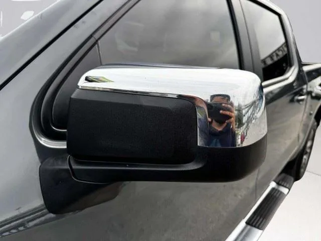 Chevrolet Silverado photo 15