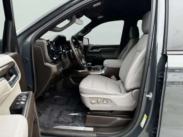 Chevrolet Silverado photo 18