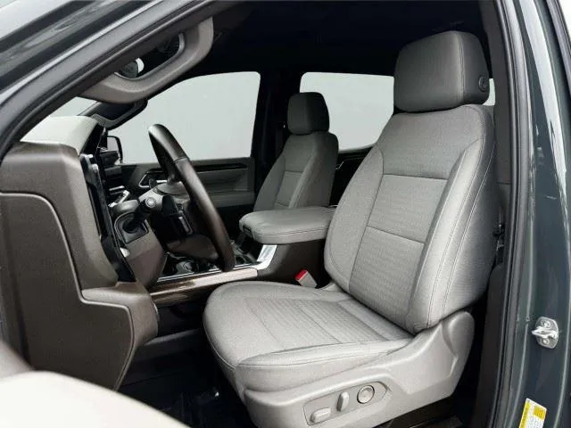 Chevrolet Silverado photo 21