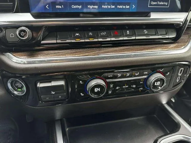 Chevrolet Silverado photo 35
