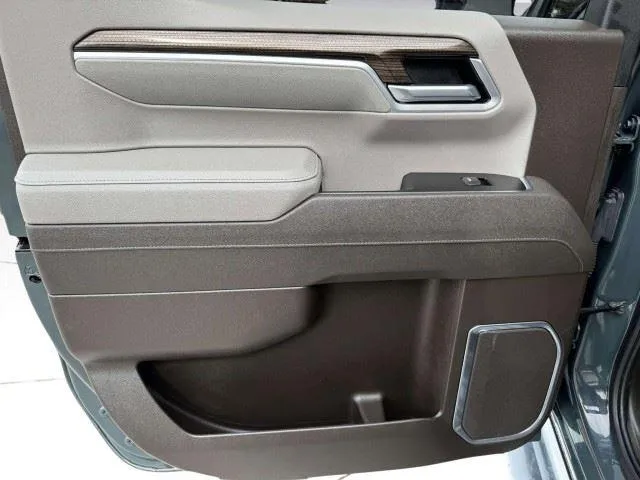 Chevrolet Silverado photo 39