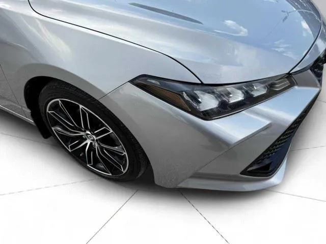 Toyota Avalon photo 9