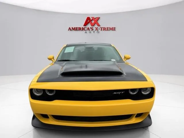 Dodge Challenger photo 9