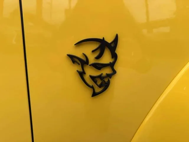 Dodge Challenger photo 11
