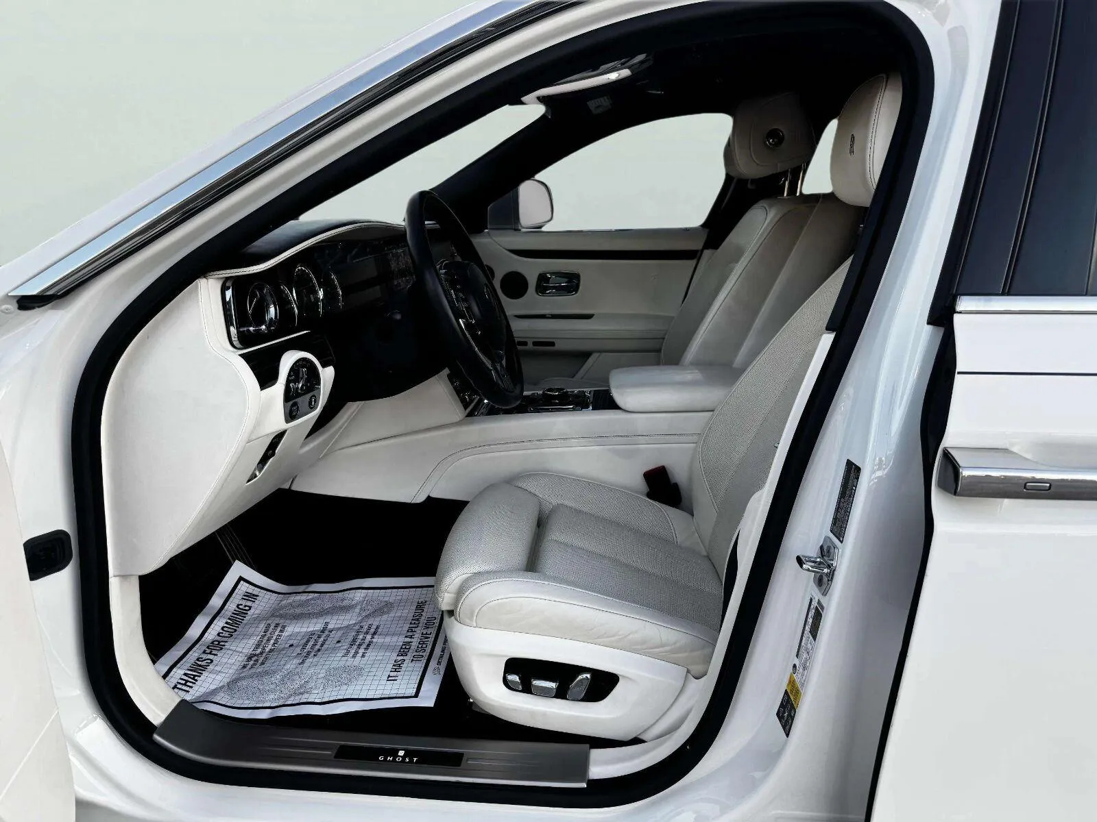 Rolls-Royce Ghost photo 9