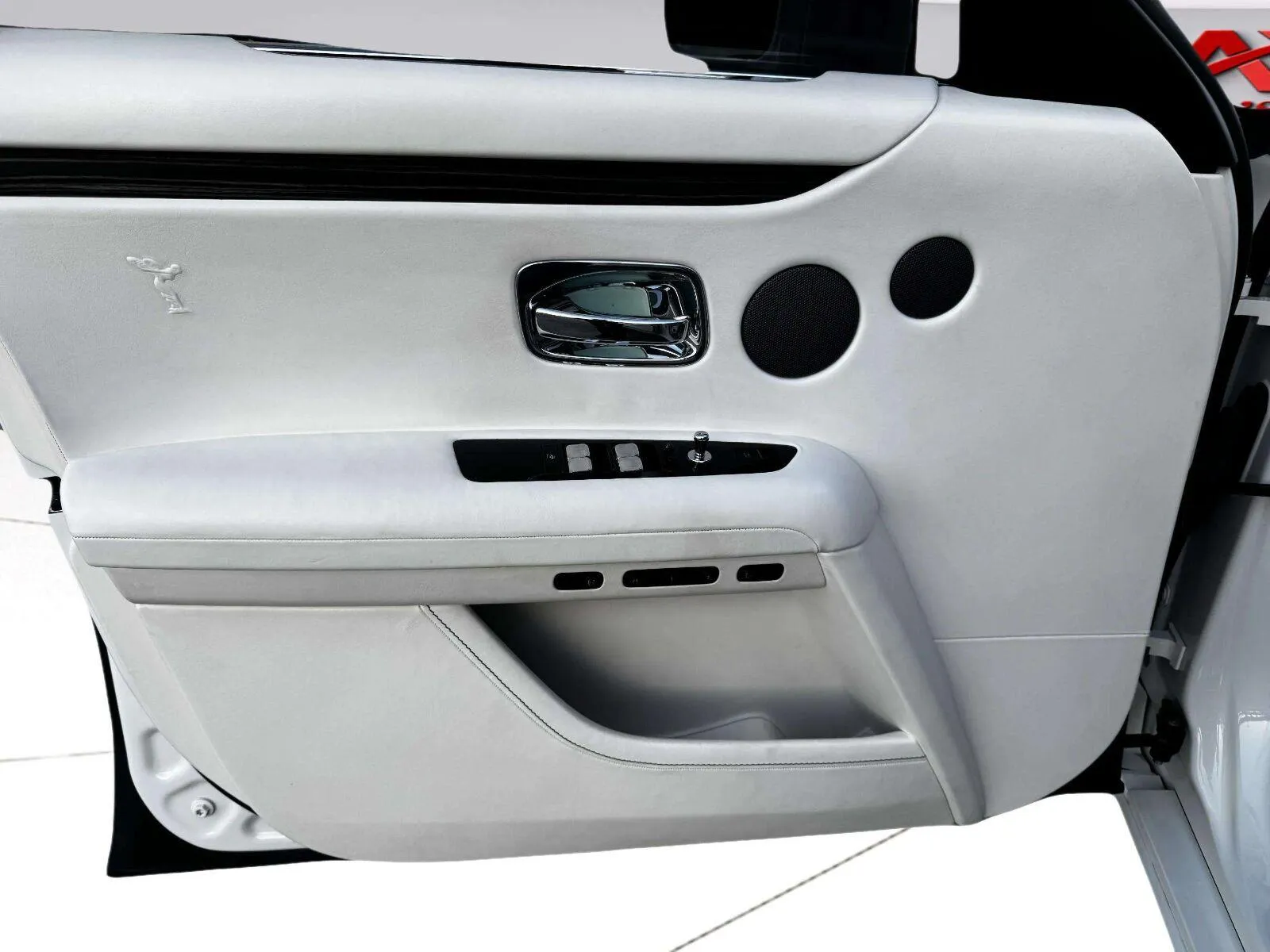 Rolls-Royce Ghost photo 10