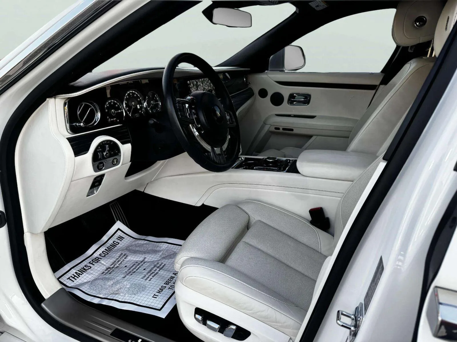 Rolls-Royce Ghost photo 12