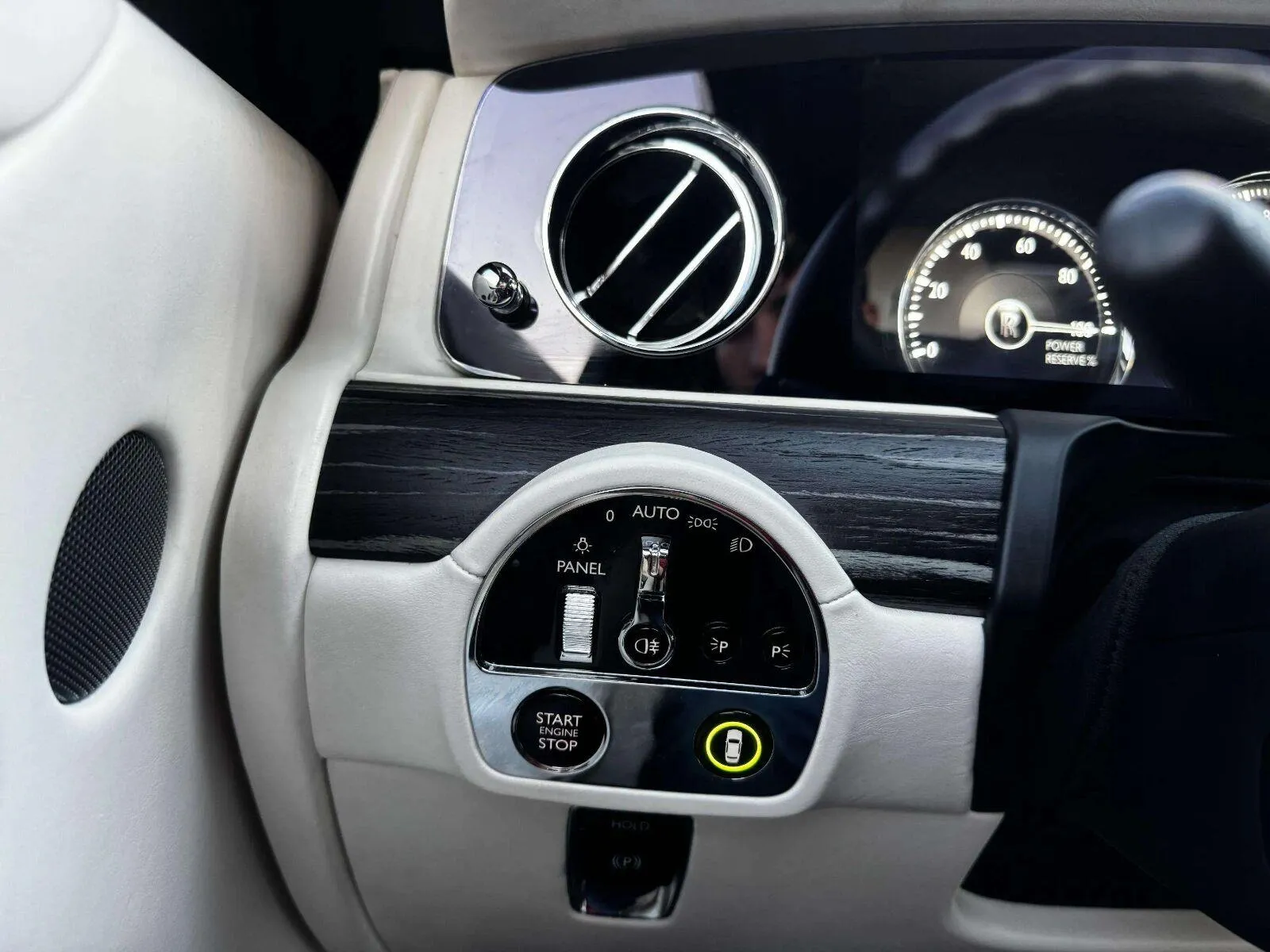 Rolls-Royce Ghost photo 15