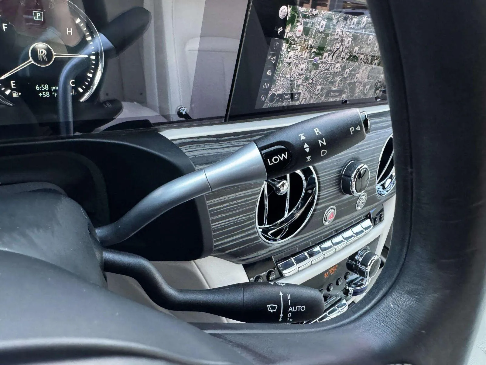 Rolls-Royce Ghost photo 18