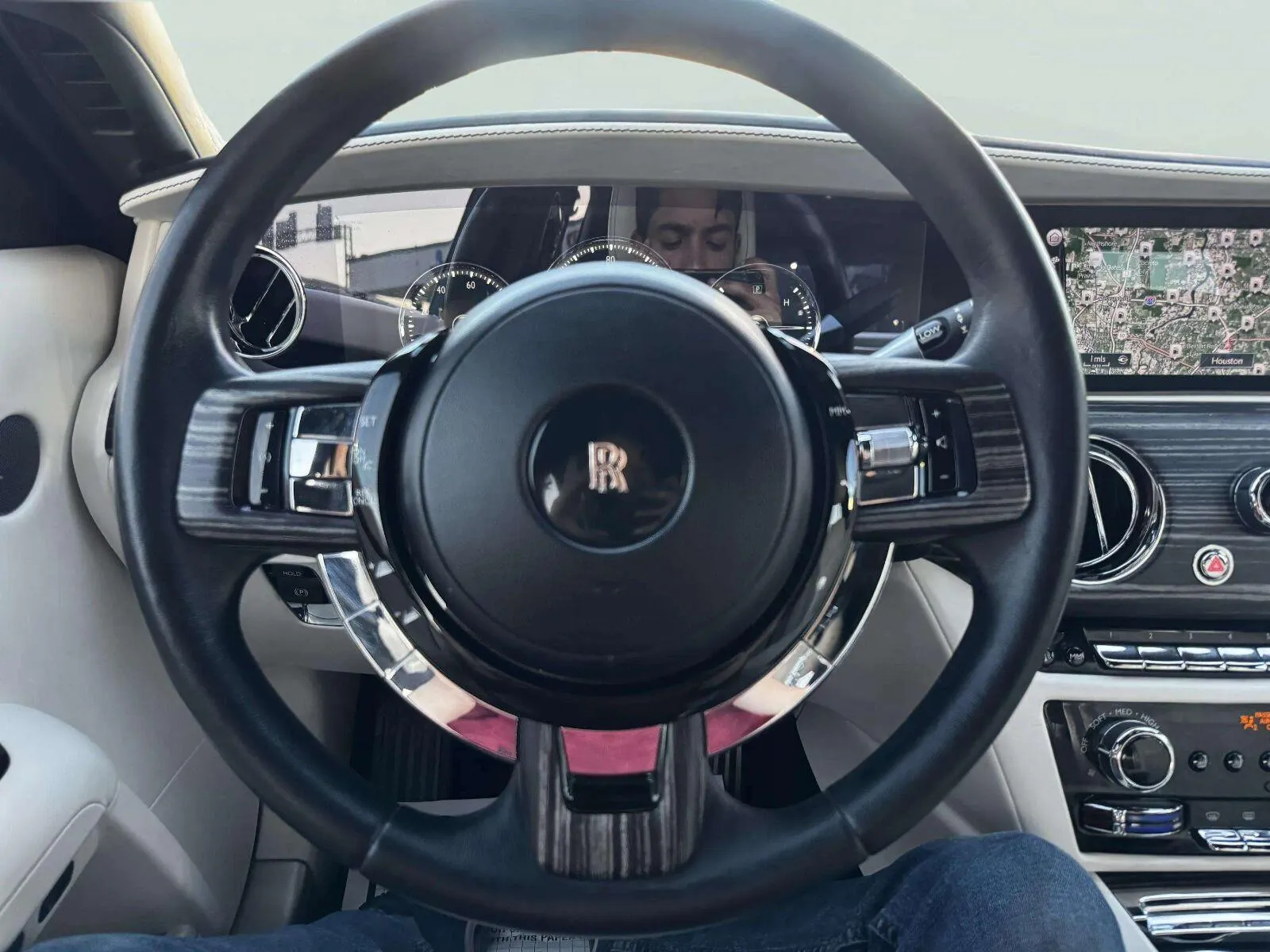 Rolls-Royce Ghost photo 22