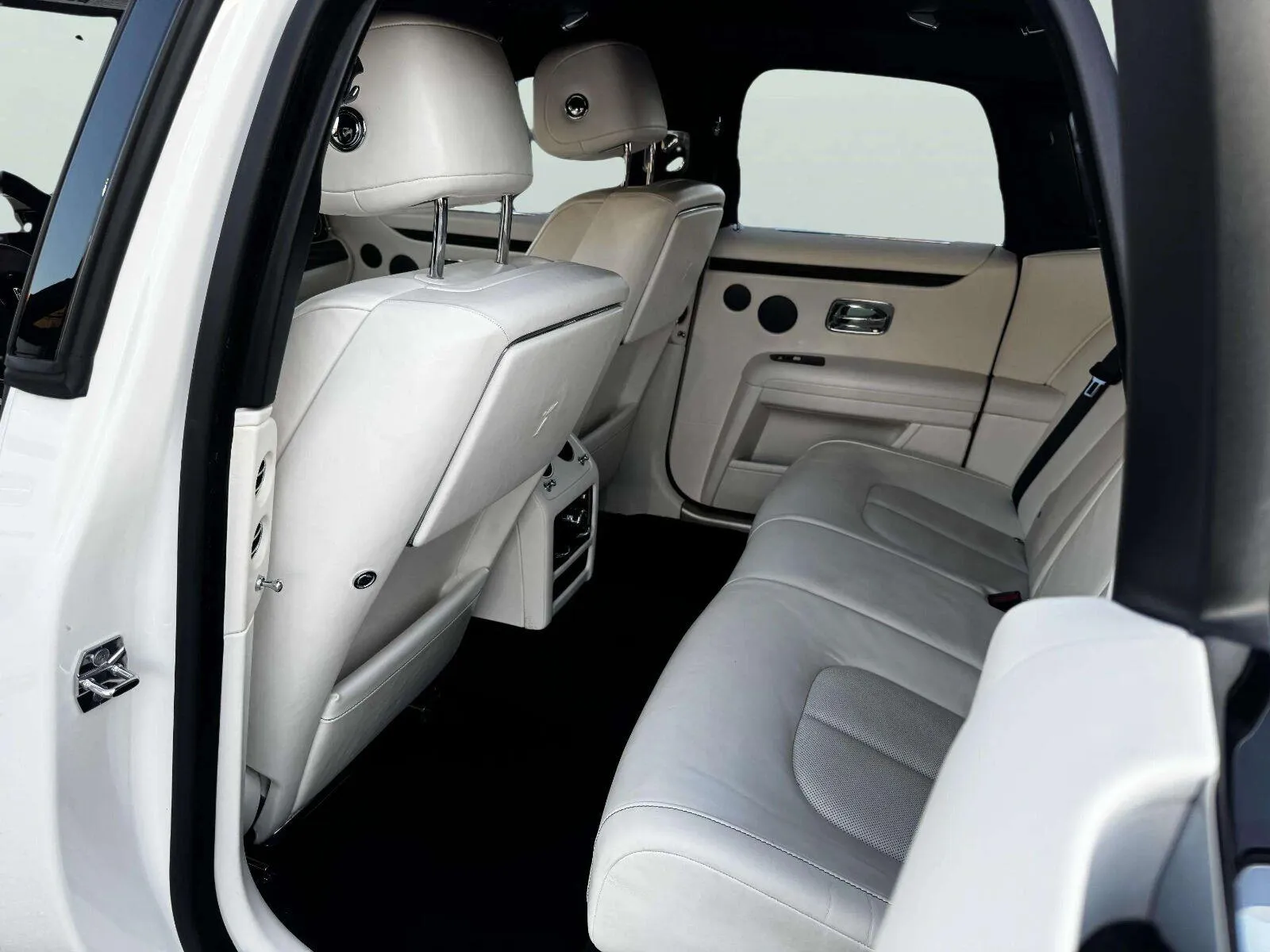 Rolls-Royce Ghost photo 33