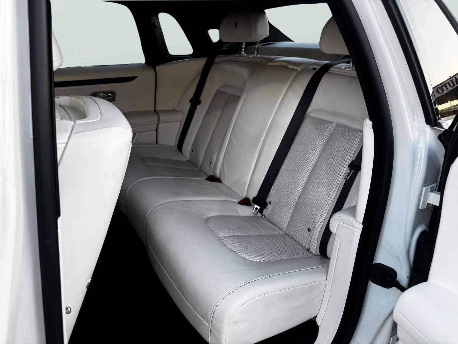 Rolls-Royce Ghost photo 29