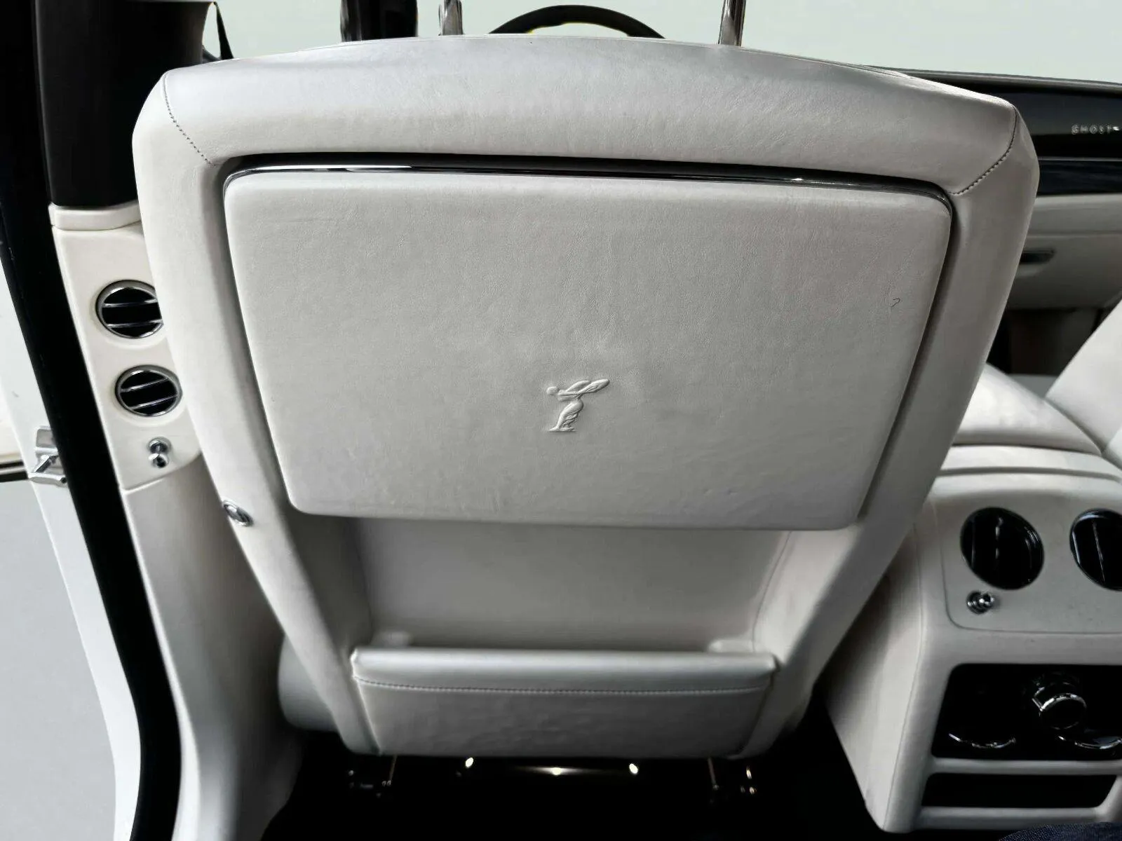 Rolls-Royce Ghost photo 32