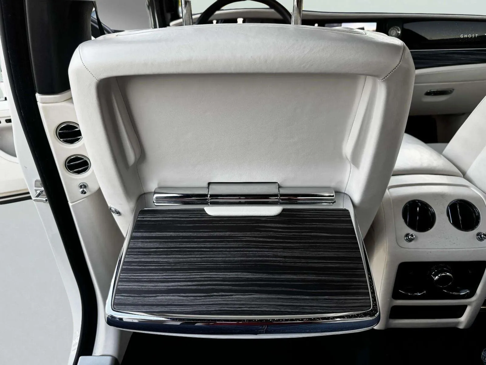 Rolls-Royce Ghost photo 35