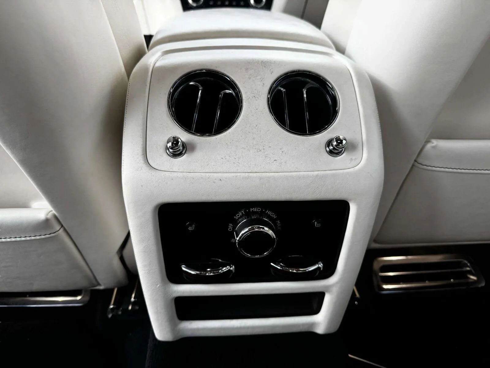 Rolls-Royce Ghost photo 36
