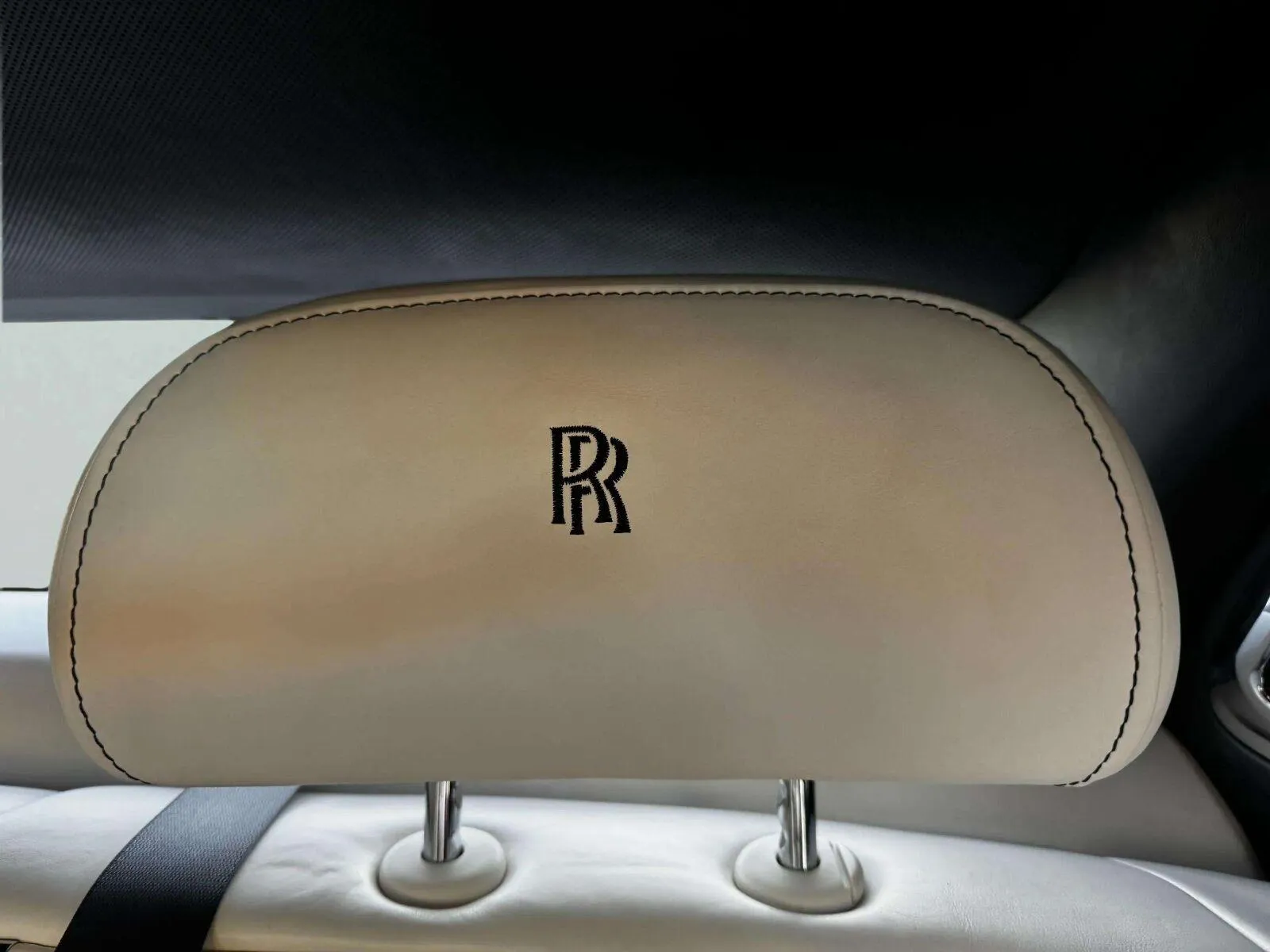 Rolls-Royce Ghost photo 40