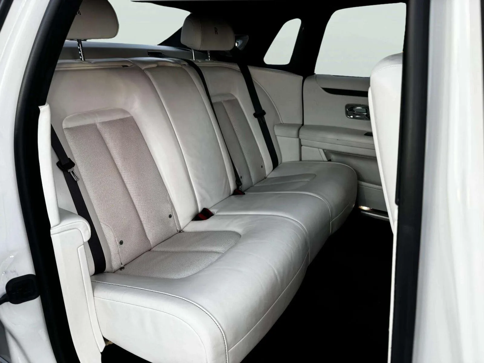 Rolls-Royce Ghost photo 43