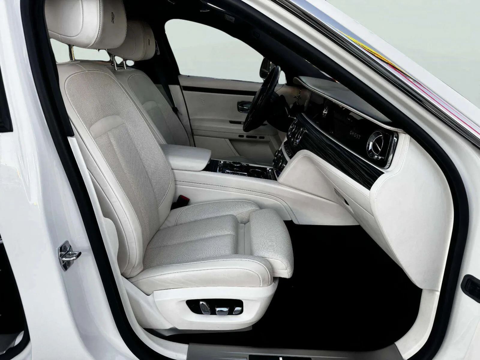 Rolls-Royce Ghost photo 47