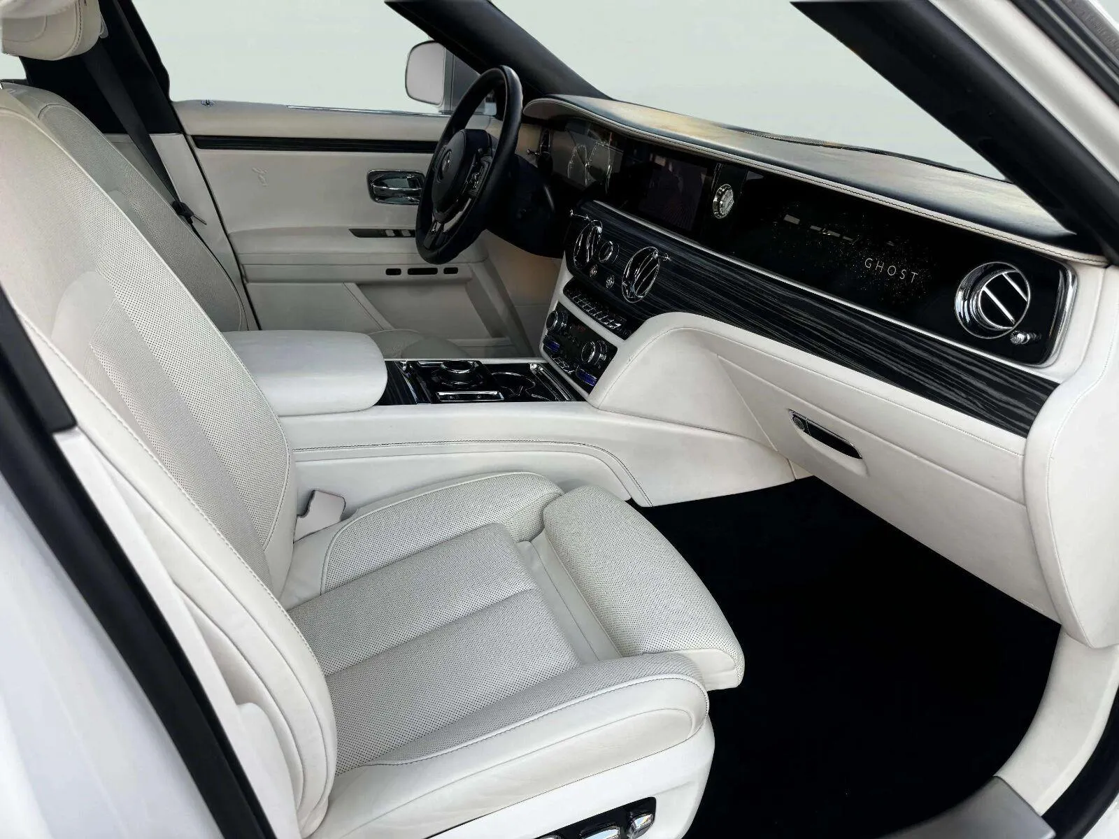 Rolls-Royce Ghost photo 49