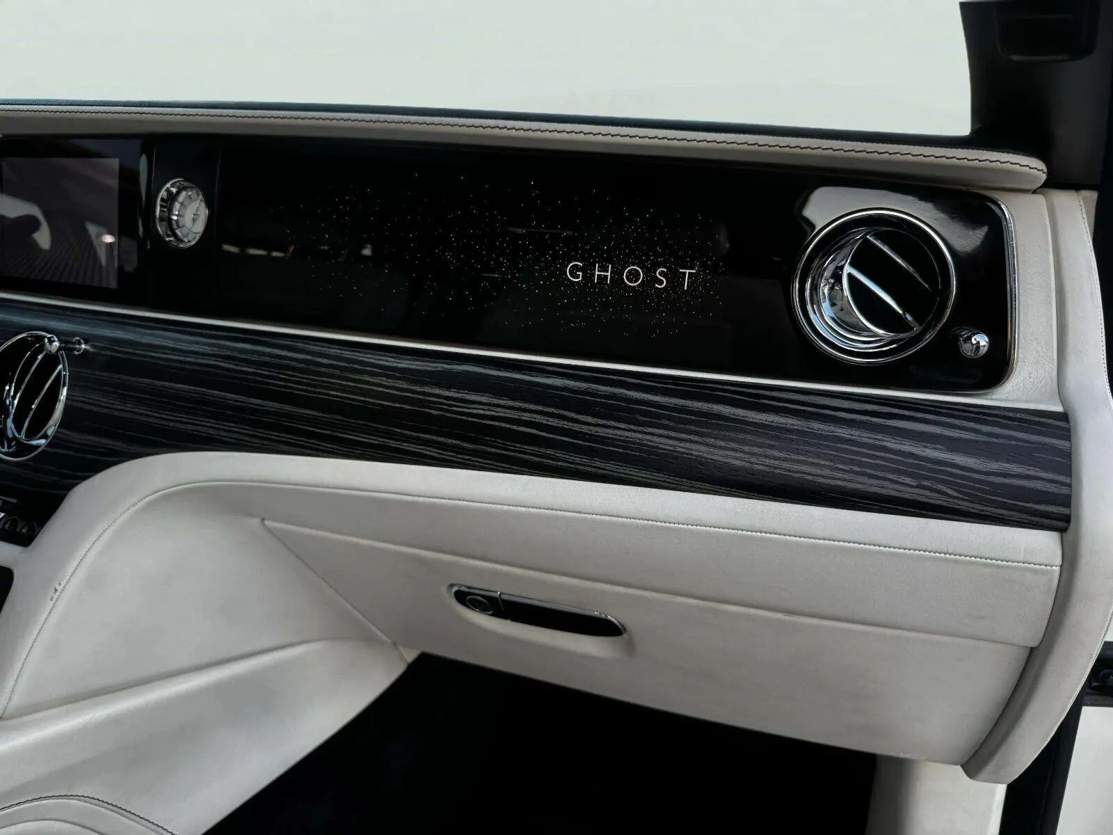 Rolls-Royce Ghost photo 51