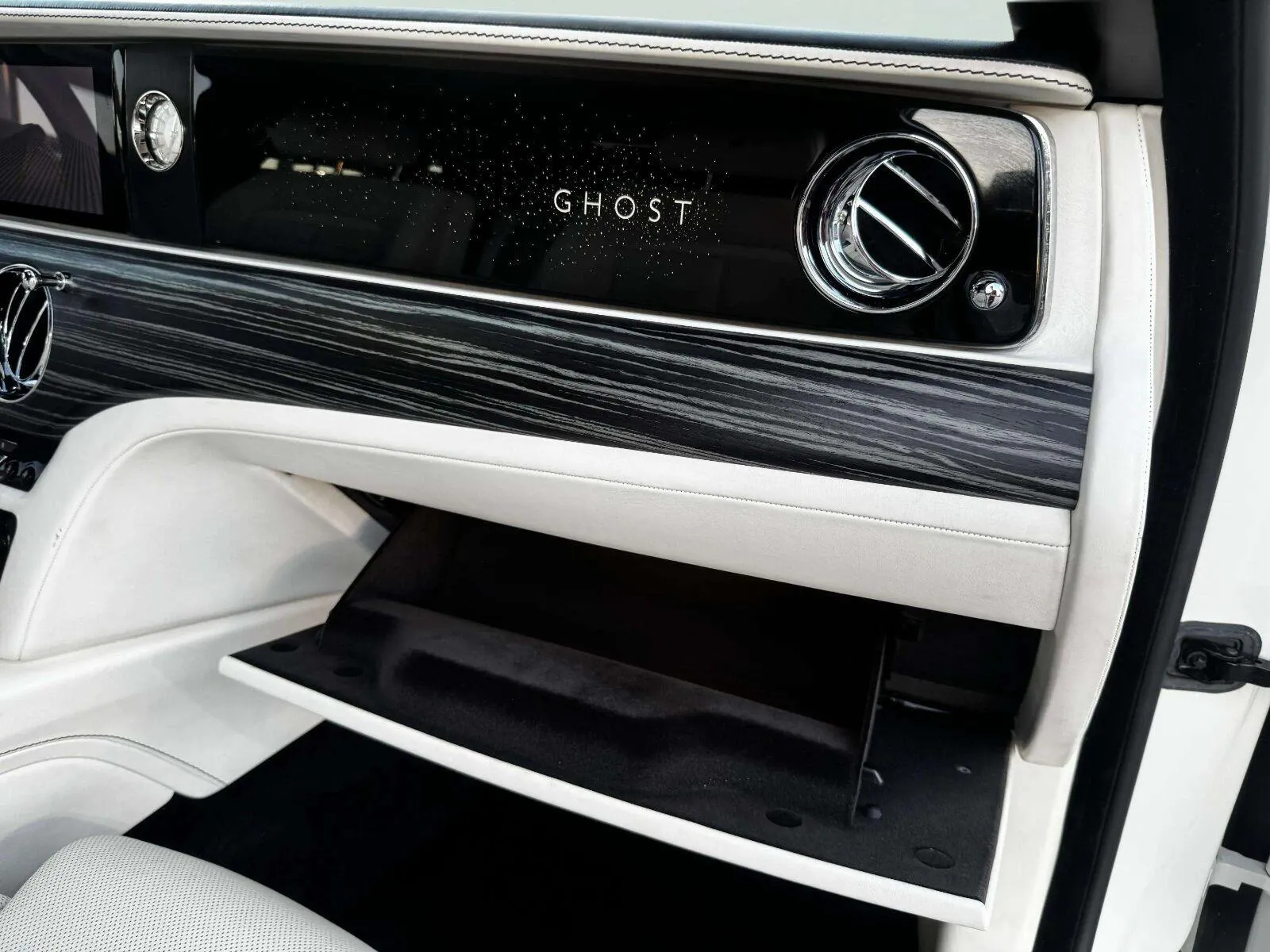 Rolls-Royce Ghost photo 52