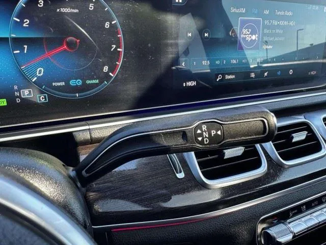 Mercedes-Benz GLE photo 26