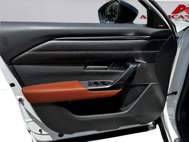 Mazda CX-50 photo 19