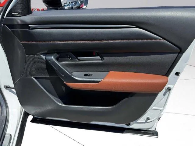 Mazda CX-50 photo 56
