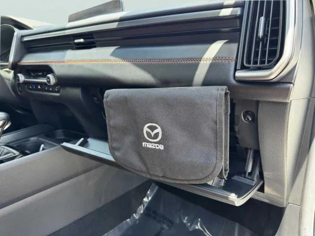 Mazda CX-50 photo 59