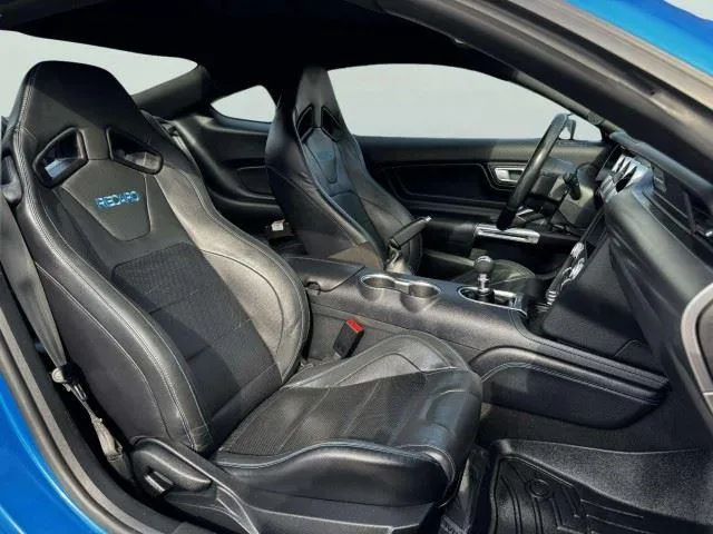 Ford Mustang photo 43