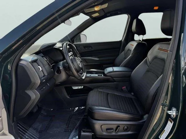 Nissan Pathfinder photo 16