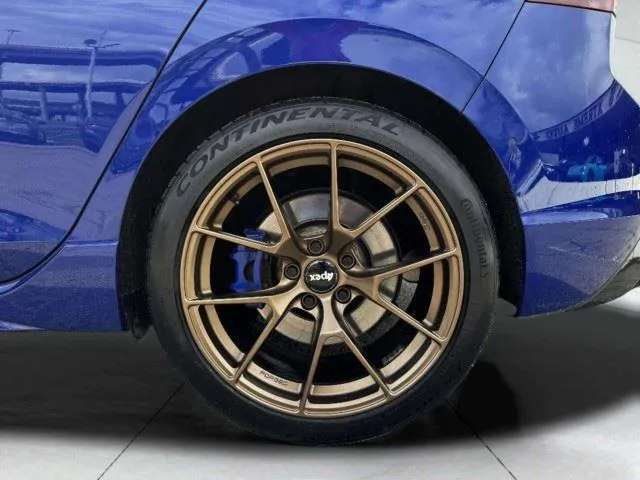 Volkswagen Golf R photo 59