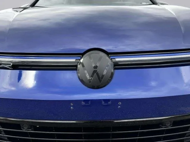 Volkswagen Golf R photo 14