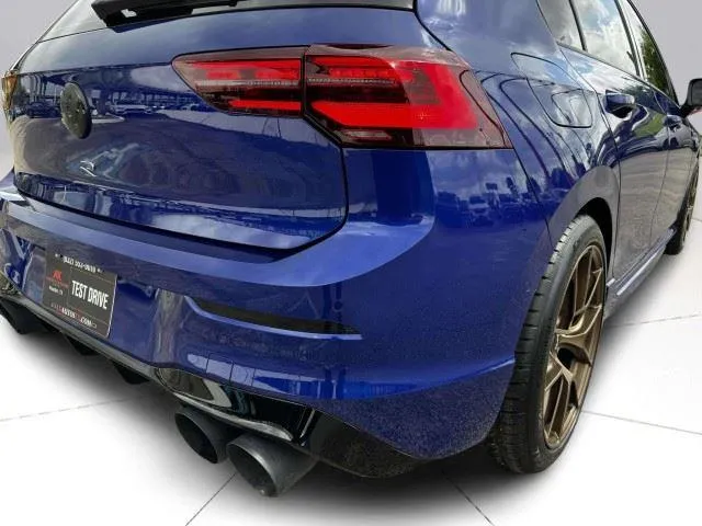 Volkswagen Golf R photo 18